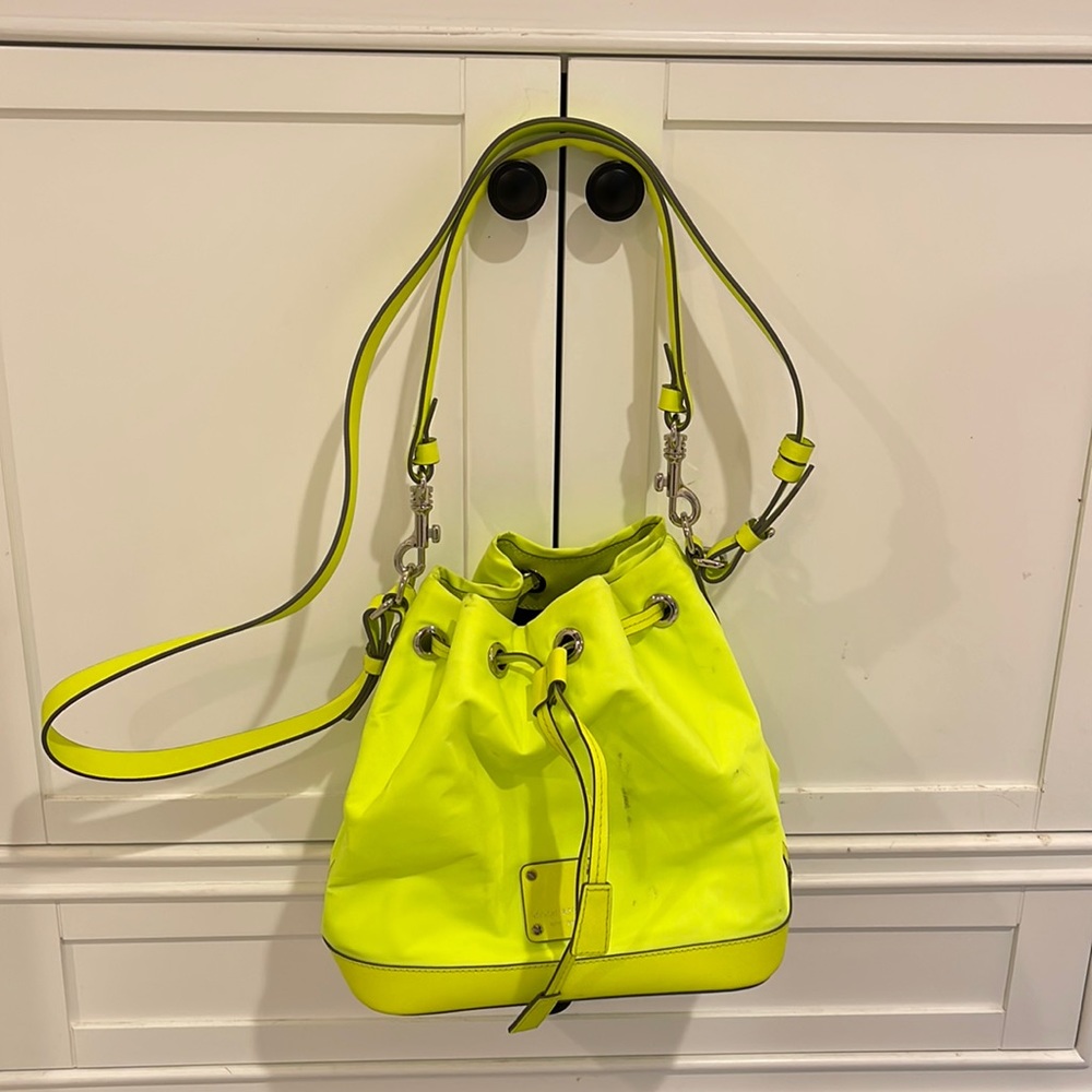 HENRI BENDEL JET SETTER DRAWSTRING BAG